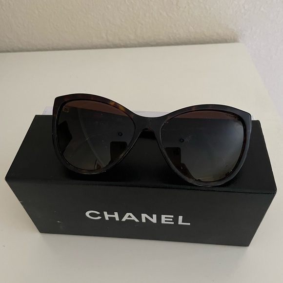 Authentic Chanel Cat Eye Sunglasses - Picture 4 of 5